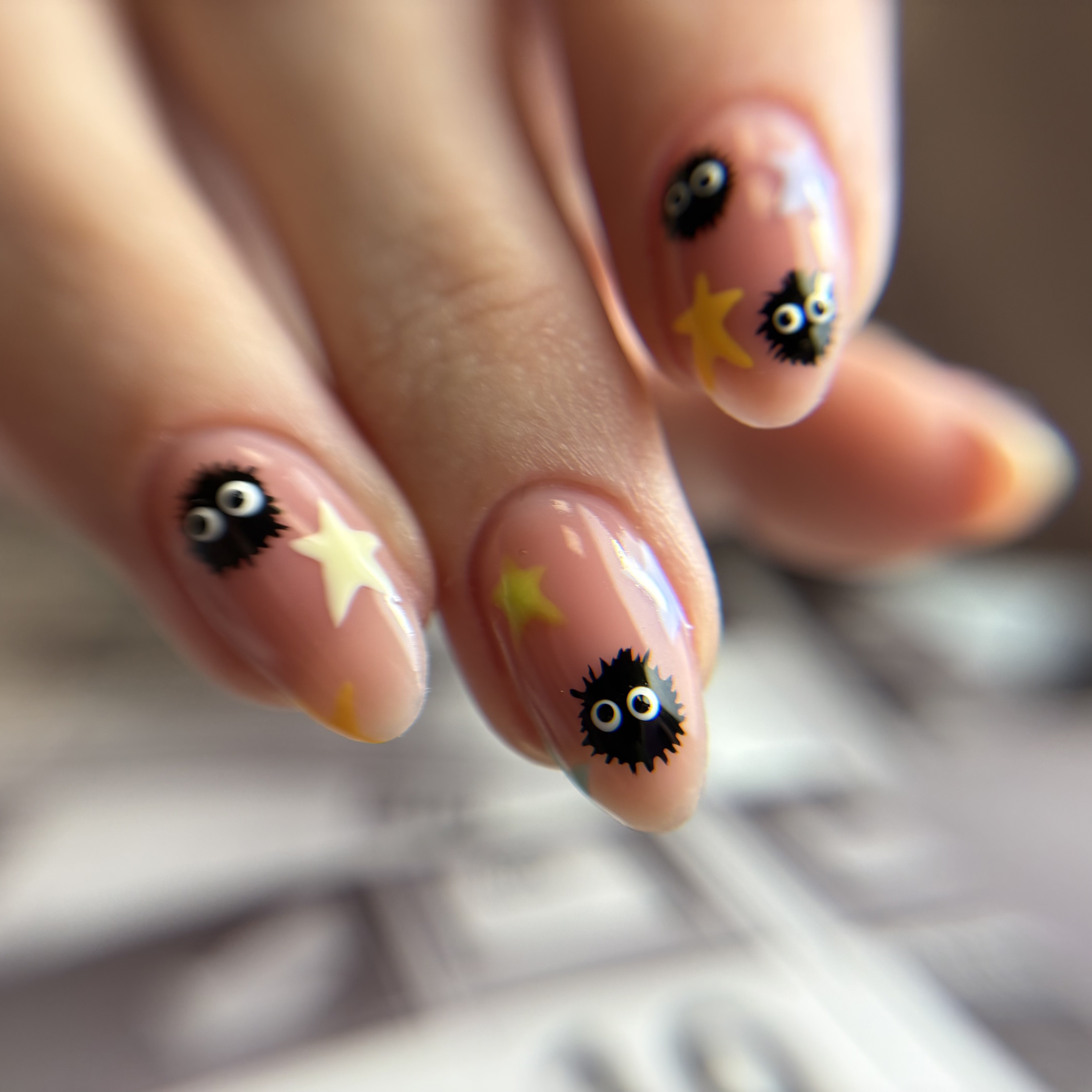 Bellezza Moda nail art - soot sprite design